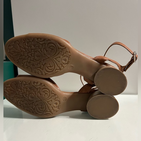 DP Italia Leather Sandals - Picture 7 of 7